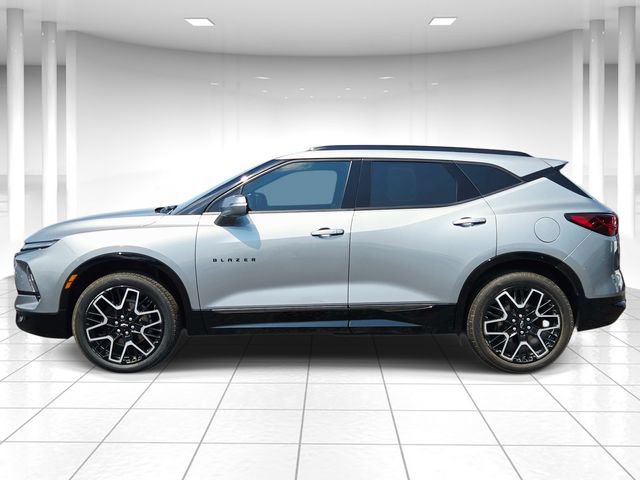 Certified 2023 Chevrolet Blazer RS FWD image 2
