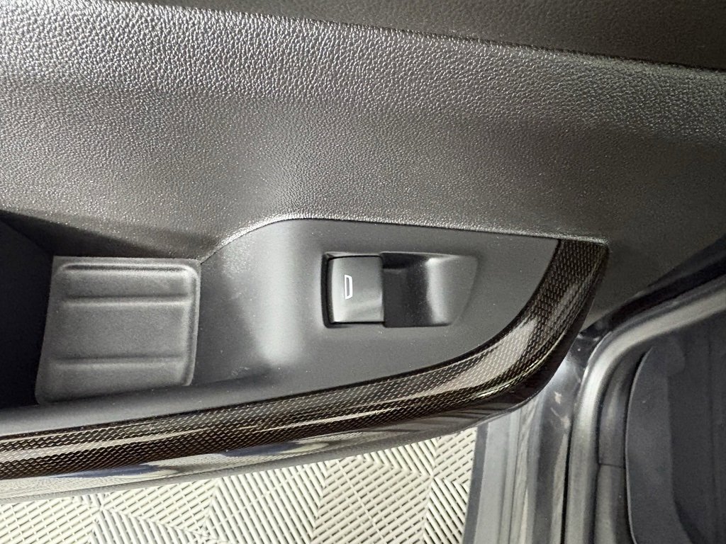 Used 2022 GMC Acadia AT4 w/ Technology Package image 47