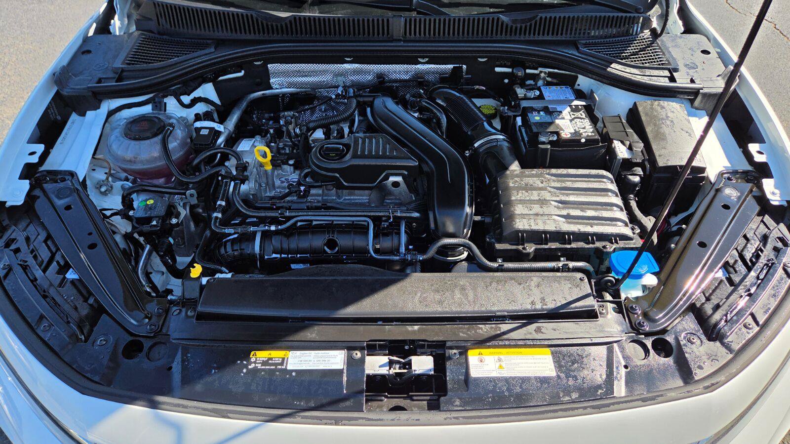 Certified 2025 Volkswagen Jetta SE w/ Sunroof Package FWD image 71