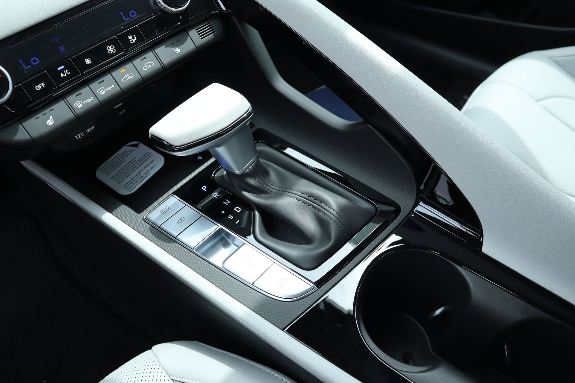 New 2026 Hyundai Elantra Limited FWD image 10