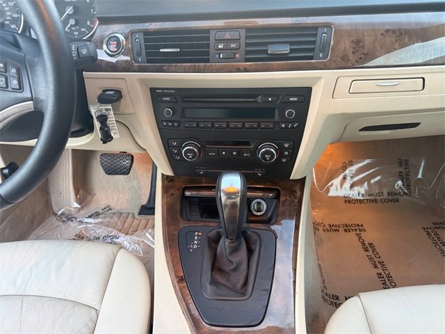 Used 2008 BMW 335i Convertible image 11