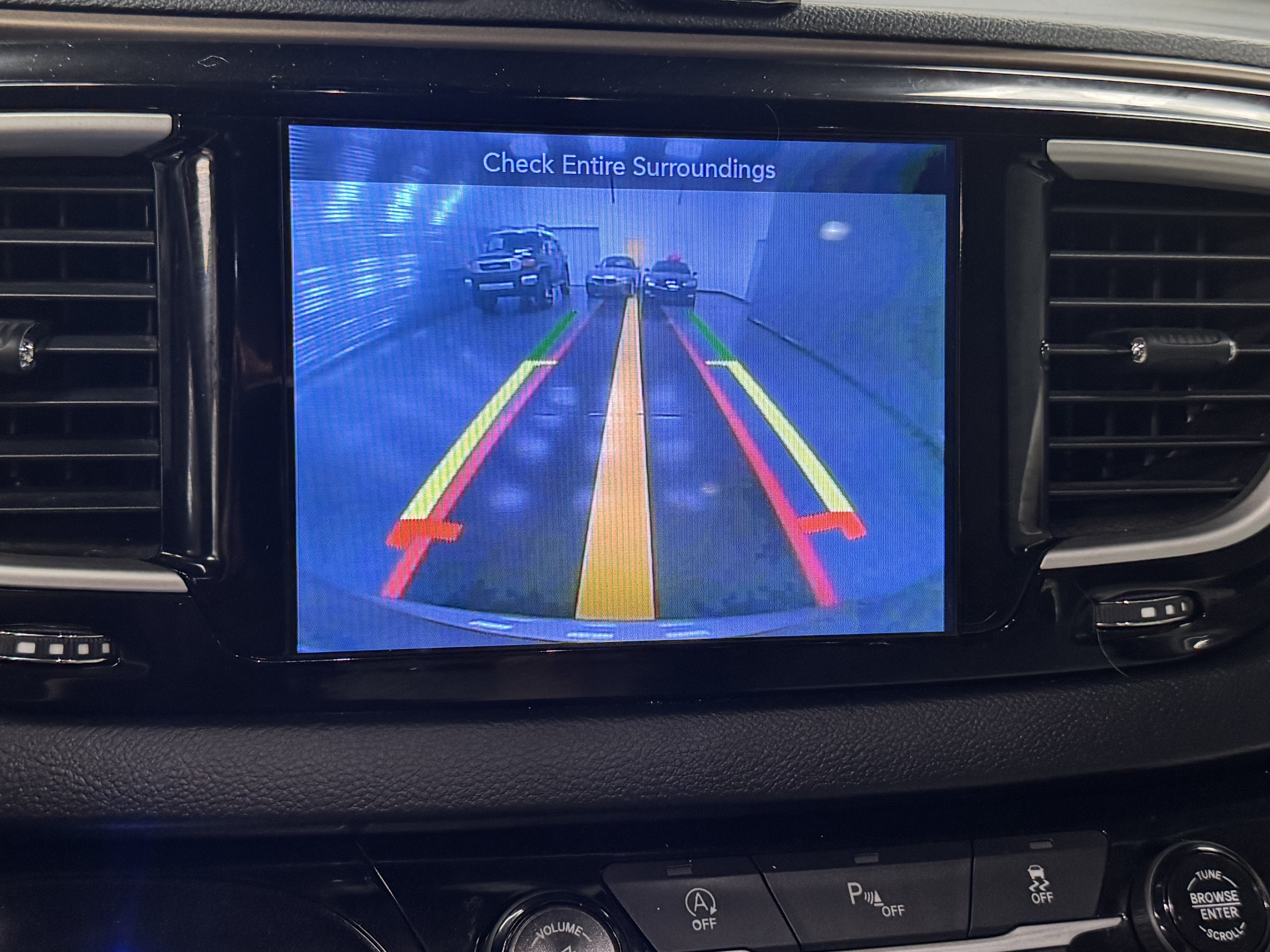 Used 2017 Chrysler Pacifica Touring-L FWD image 10