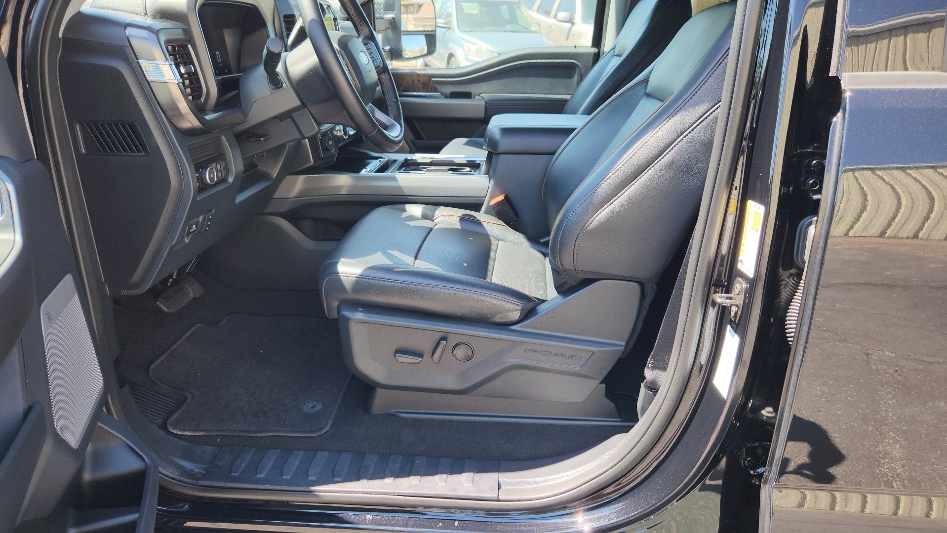 Certified 2025 Ford F250 Lariat AWD/4WD image 18