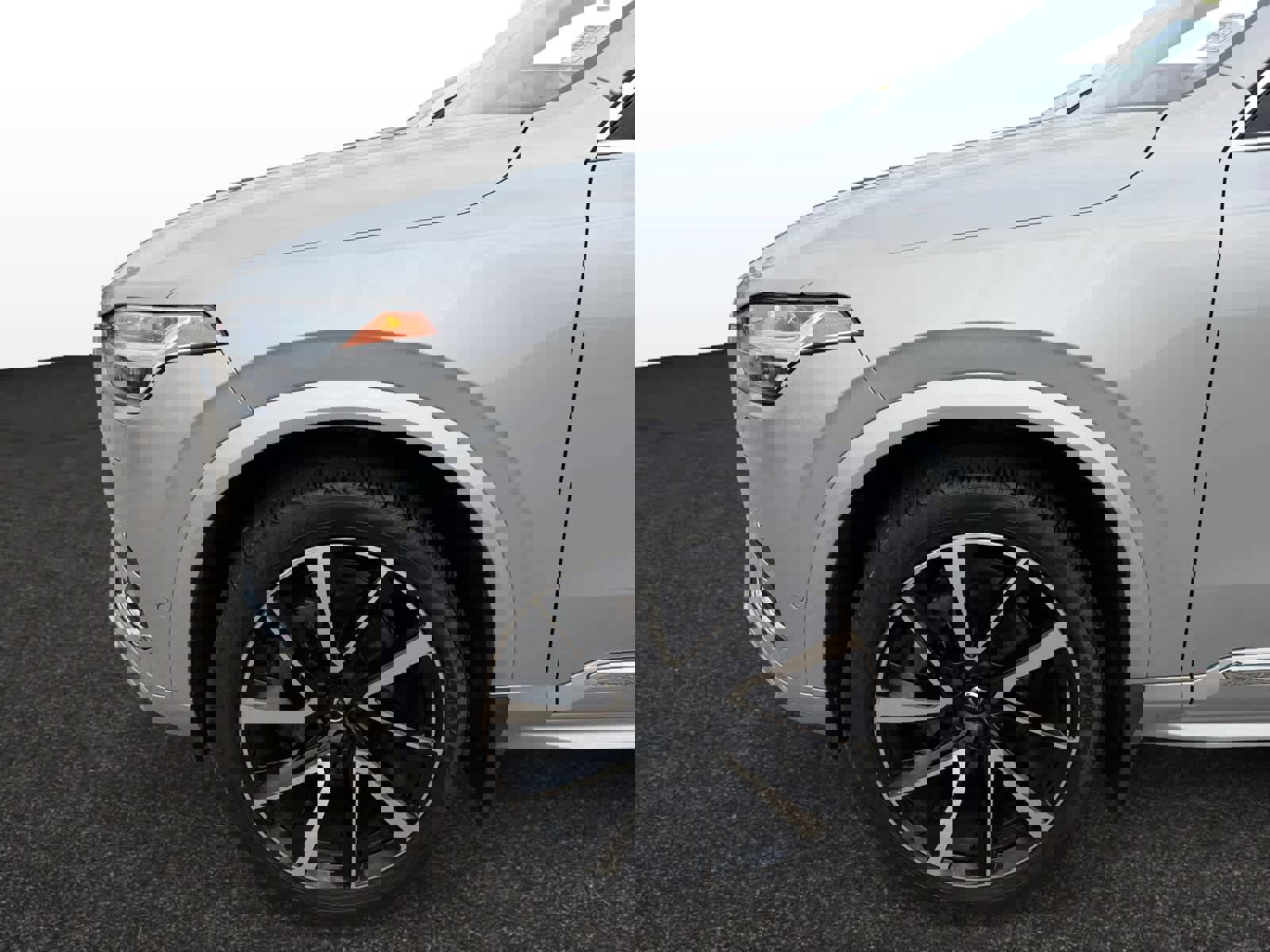 Used 2023 Volvo XC90 B6 Plus w/ Protection Package image 8