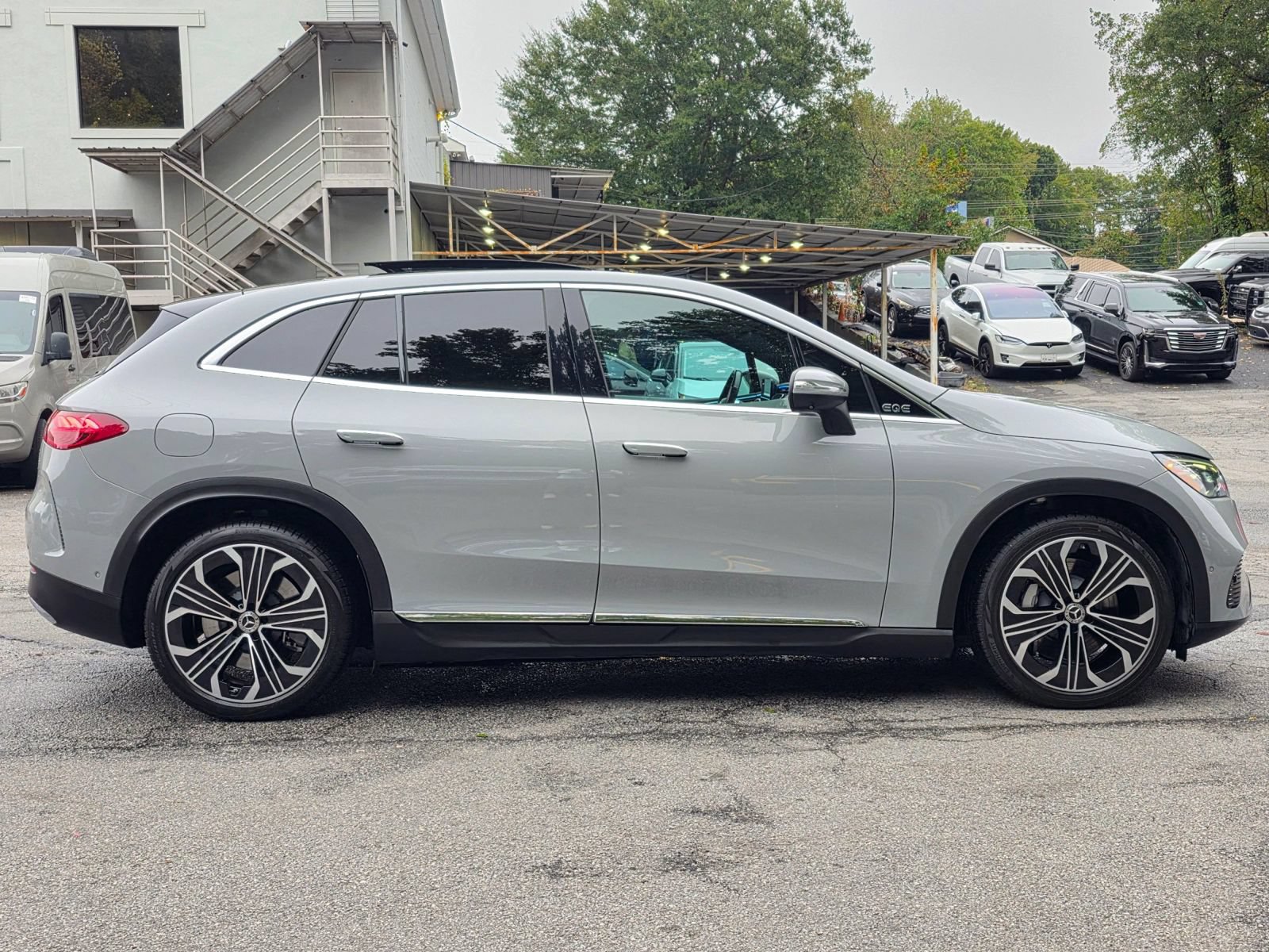 Used 2023 Mercedes-Benz EQE 350+ 4MATIC SUV w/ Exclusive Trim Package image 8