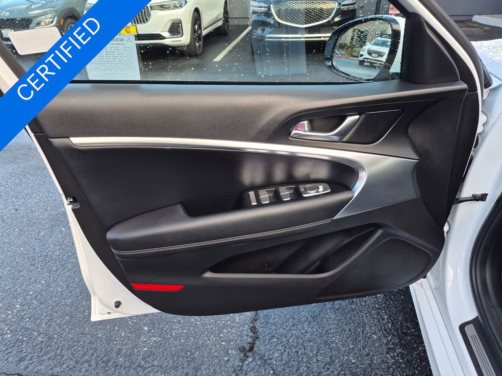 Used 2026 Genesis G70 2.5T image 10