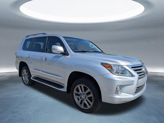 Used 2015 Lexus LX 570 4WD w/ Luxury Package image 2