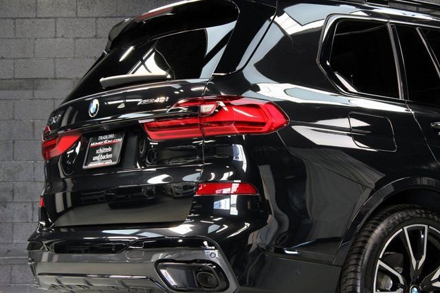 Used 2022 BMW X7 xDrive40i w/ M Sport Package AWD/4WD image 11