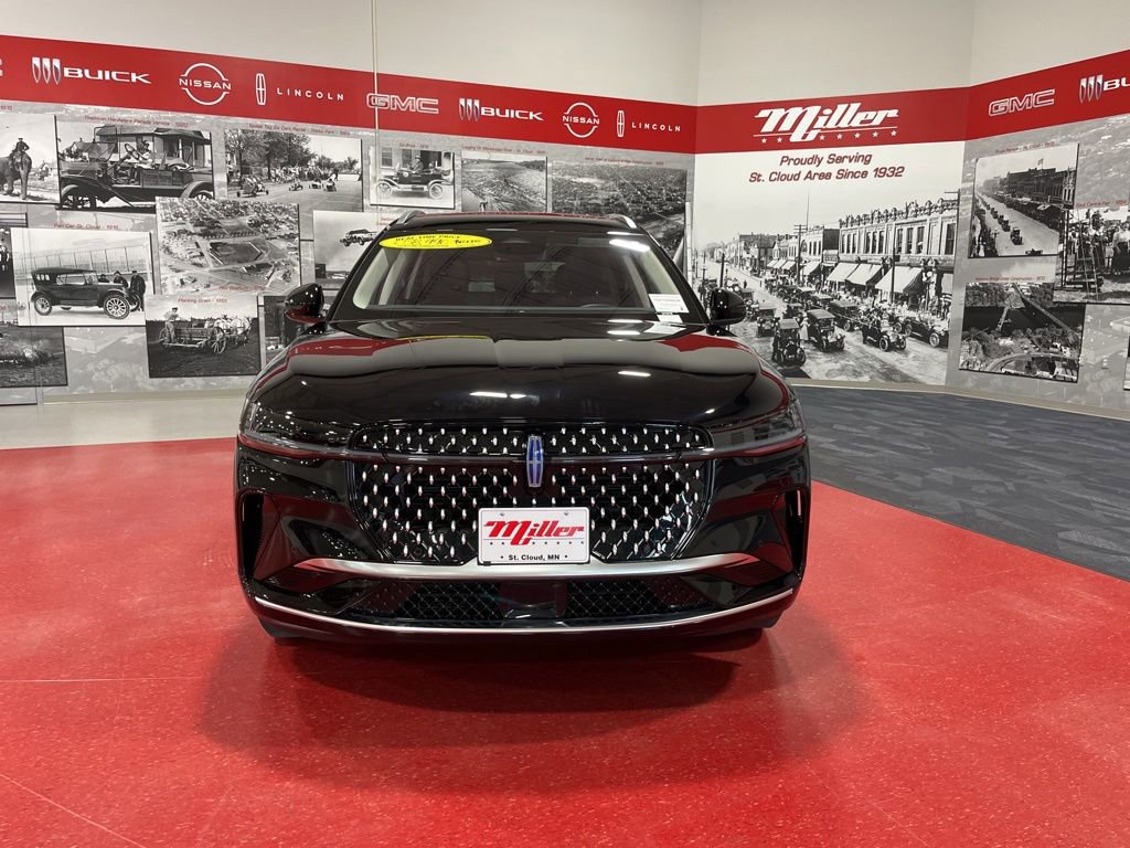 Used 2025 Lincoln Nautilus Reserve image 9