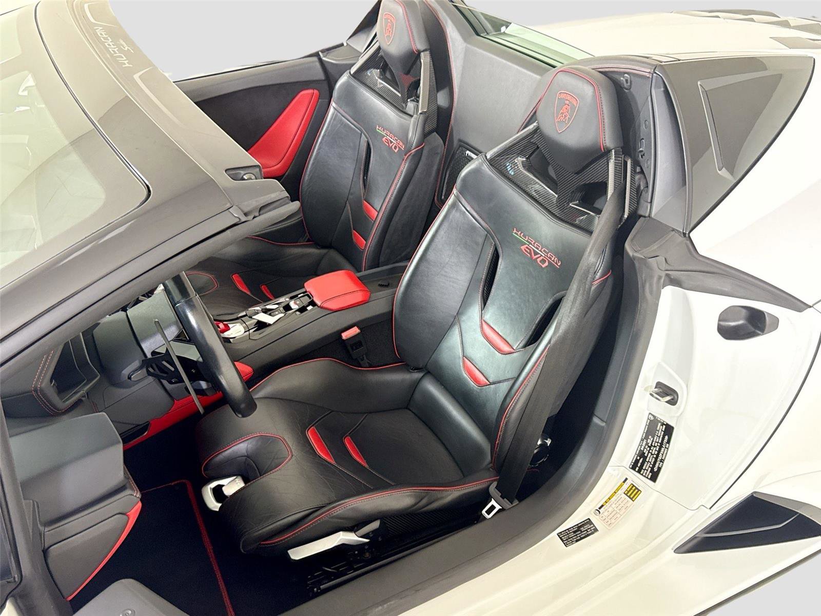 Used 2021 Lamborghini Huracan EVO image 14