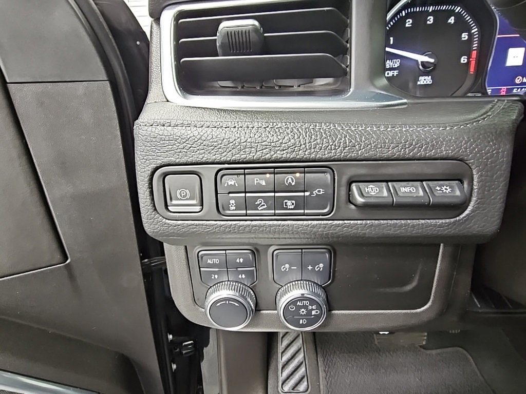 Used 2021 GMC Yukon XL Denali w/ Denali Premium Package image 29