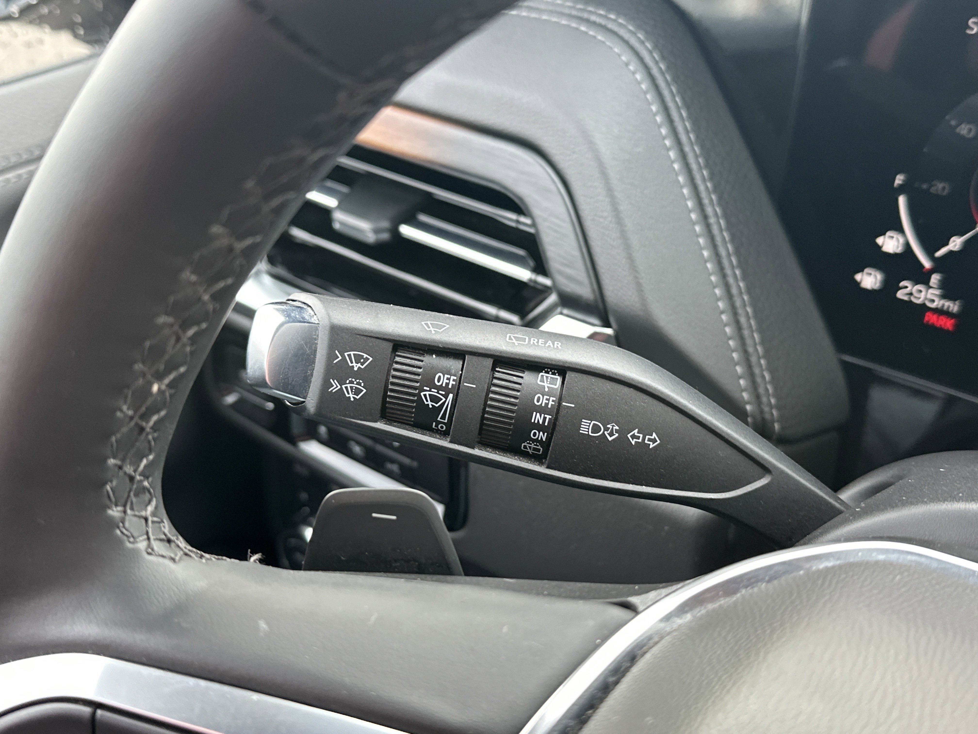 Used 2025 GMC Yukon XL Denali image 20