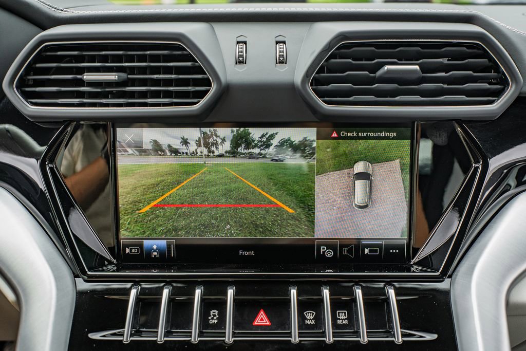 Used 2022 Lamborghini Urus AWD/4WD image 28
