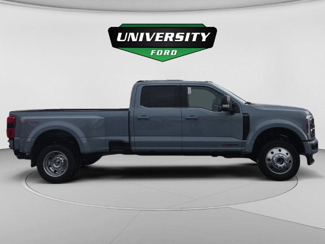 New 2027 Ford F450 Platinum w/ FX4 Off-Road Package AWD/4WD image 2