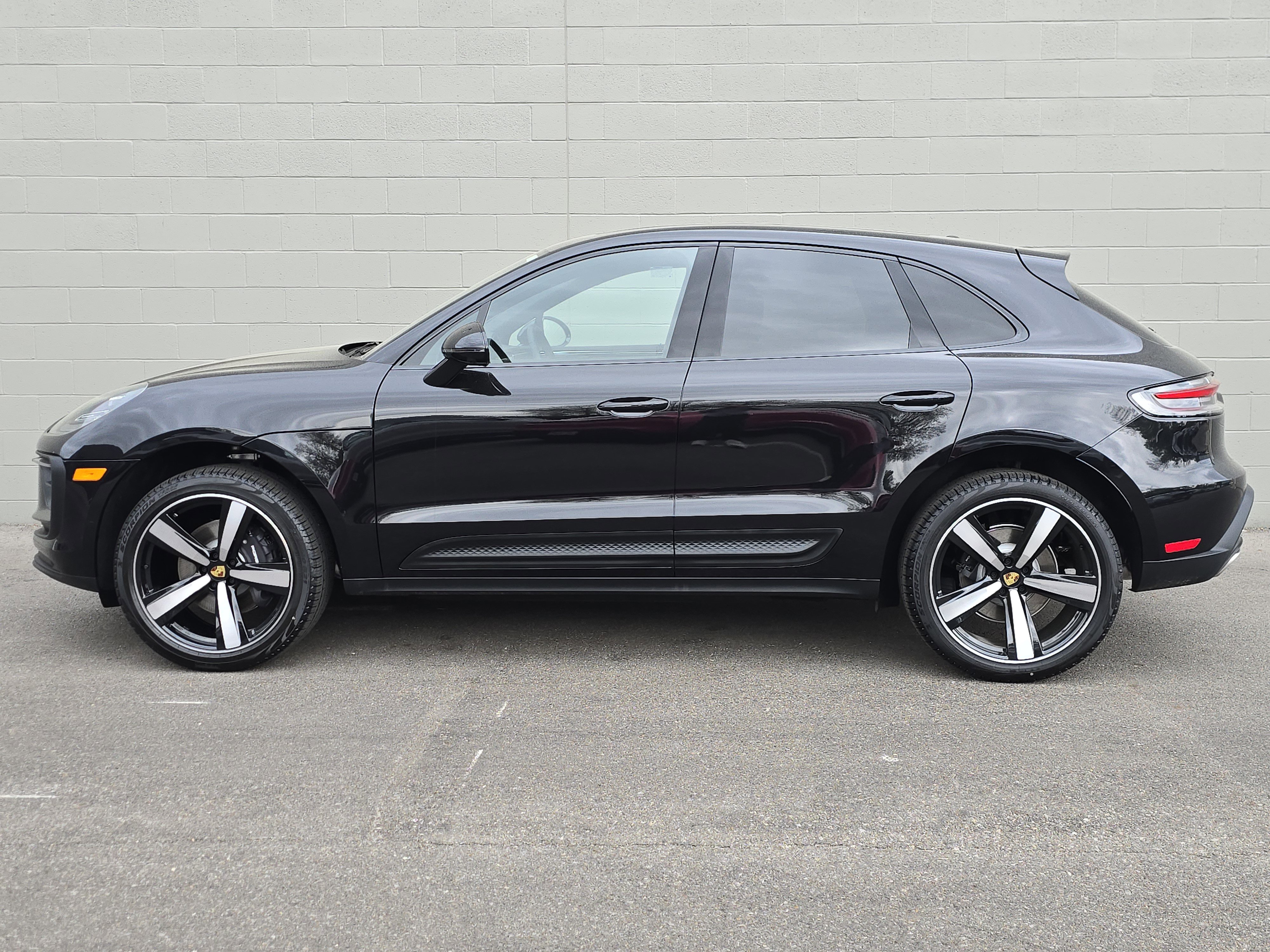 New 2026 Porsche Macan AWD/4WD image 2