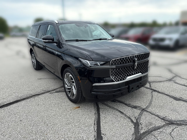 New 2027 Lincoln Navigator L Reserve AWD/4WD image 3