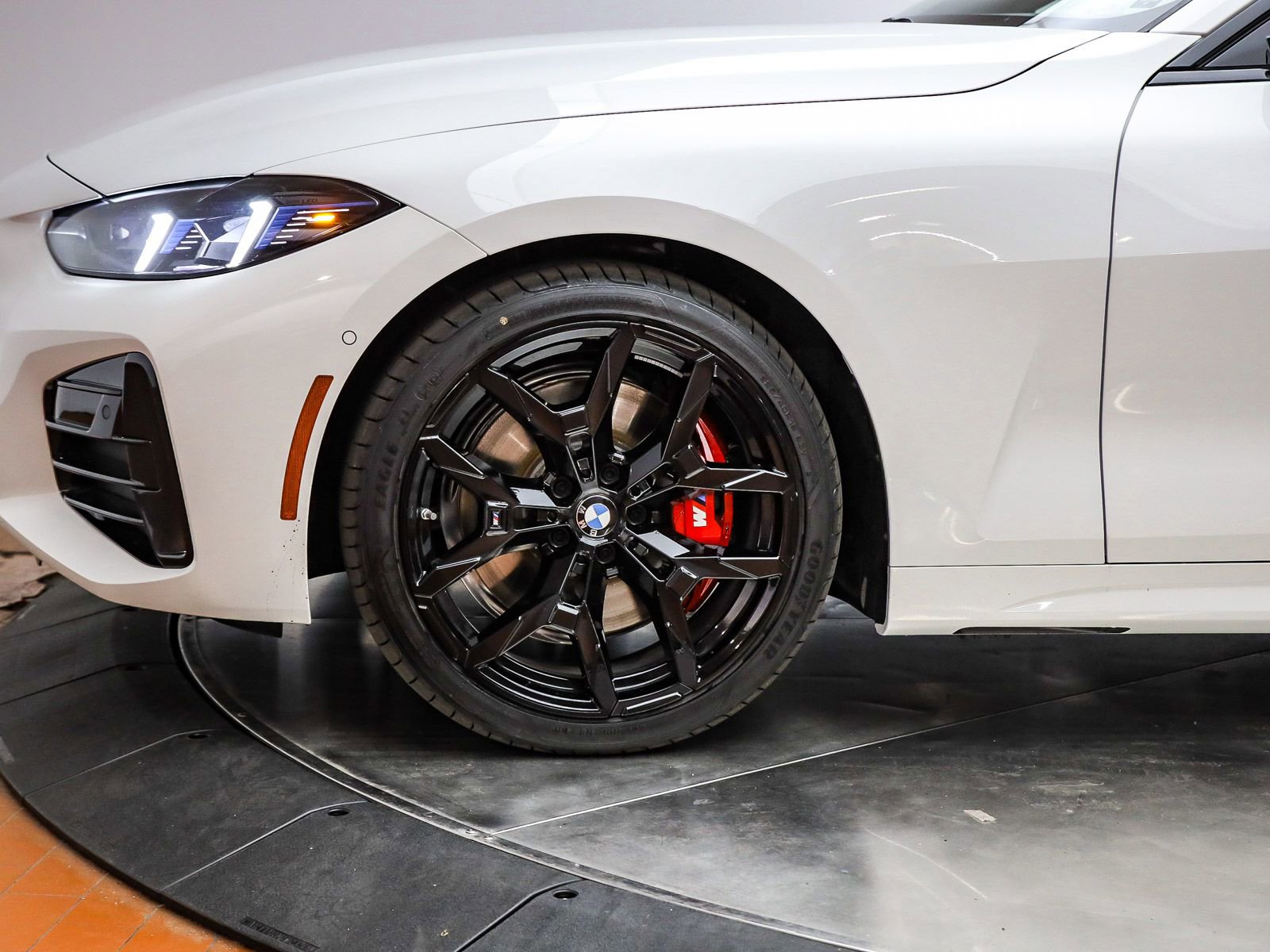 New 2026 BMW 430i Coupe w/ M Sport Package RWD image 10