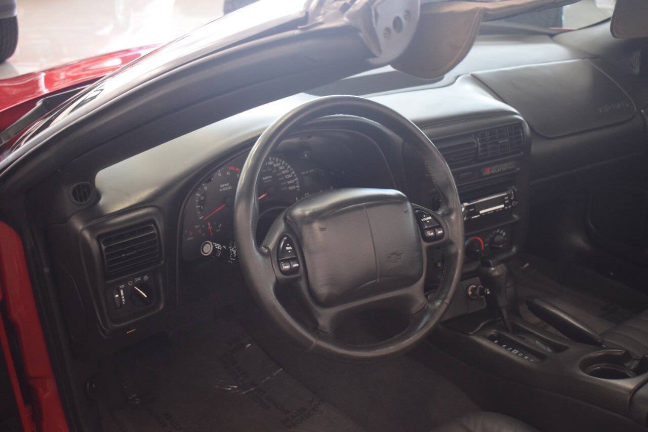 Used 2002 Chevrolet Camaro Z28 RWD image 41