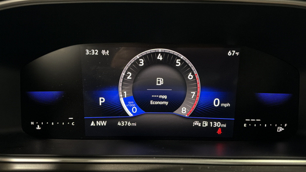 Certified 2025 Volkswagen Taos SE AWD/4WD image 30