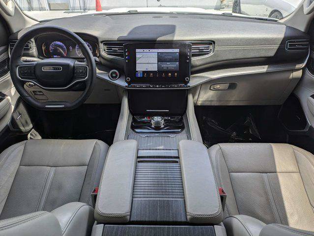 Certified 2023 Jeep Wagoneer Series III w/ Convenience Group I RWD image 17
