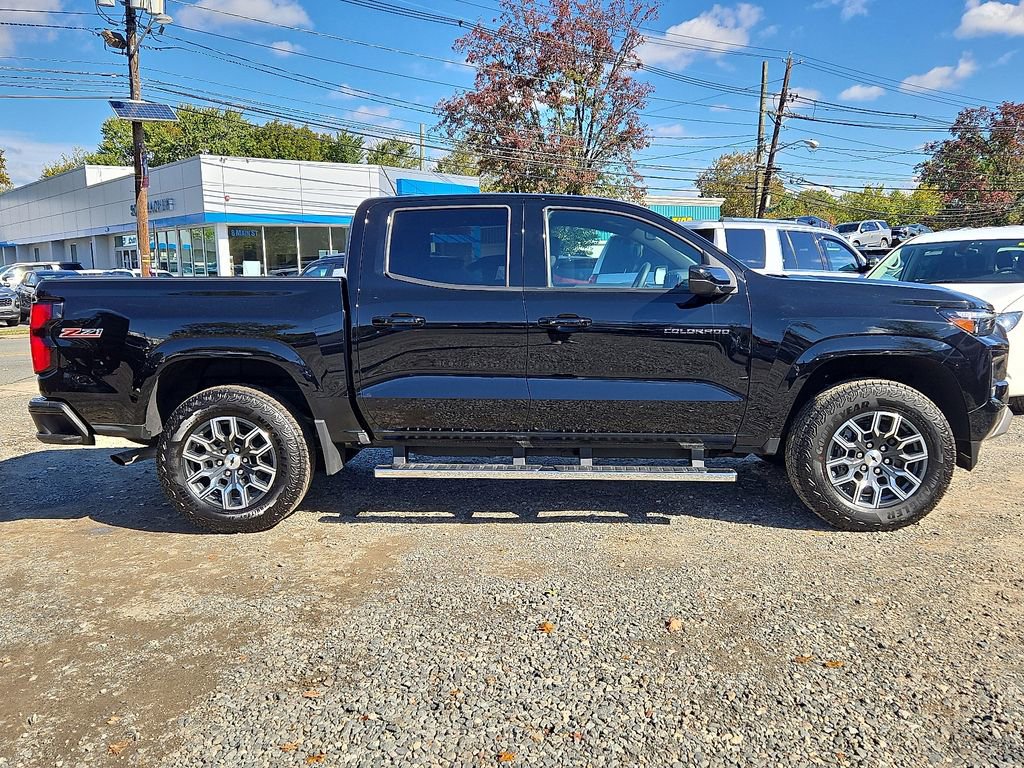 Used 2024 Chevrolet Colorado Z71 w/ Z71 Convenience Package 2 image 9