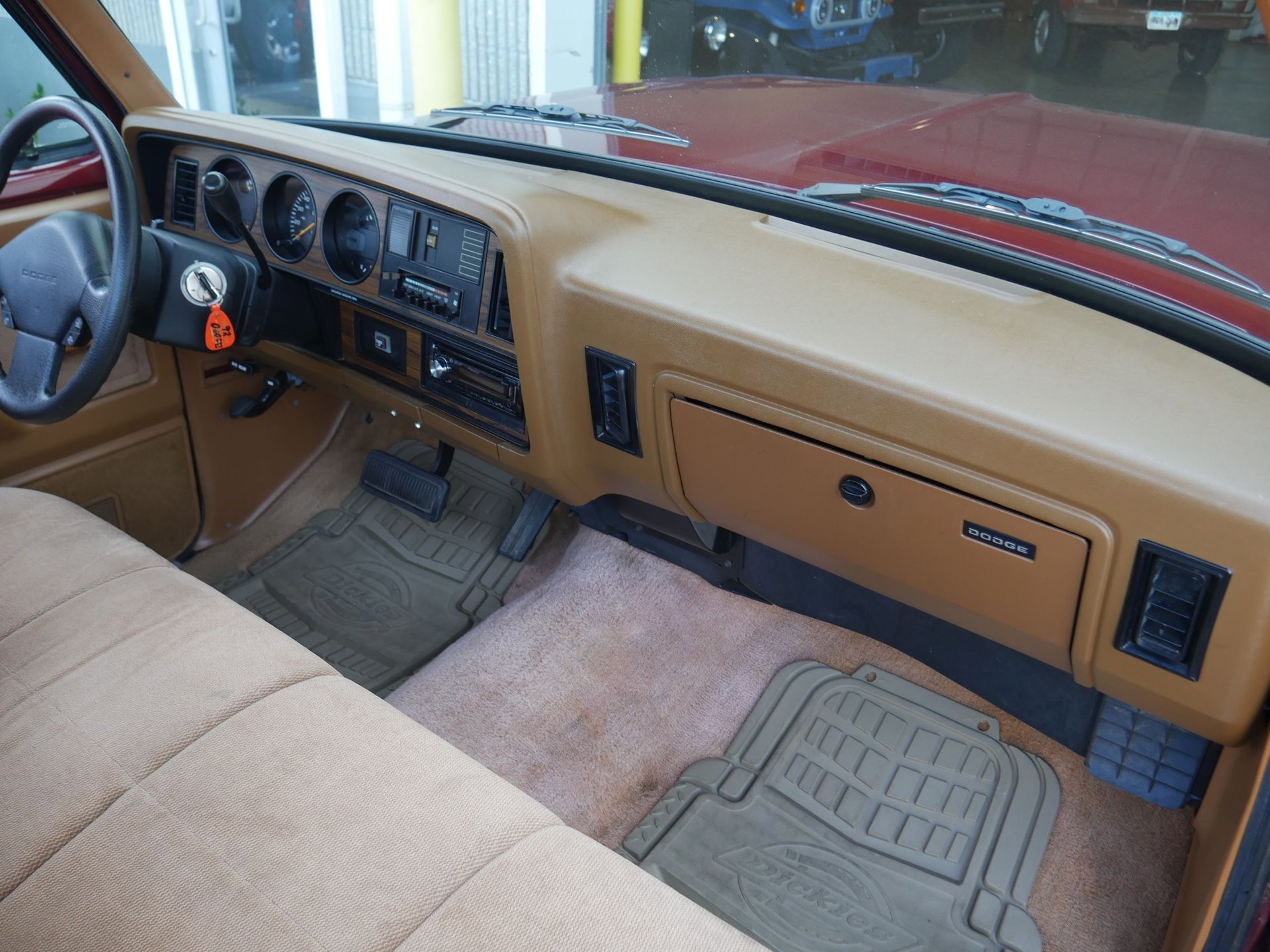 Used 1992 Dodge D/W Truck 150 RWD image 69