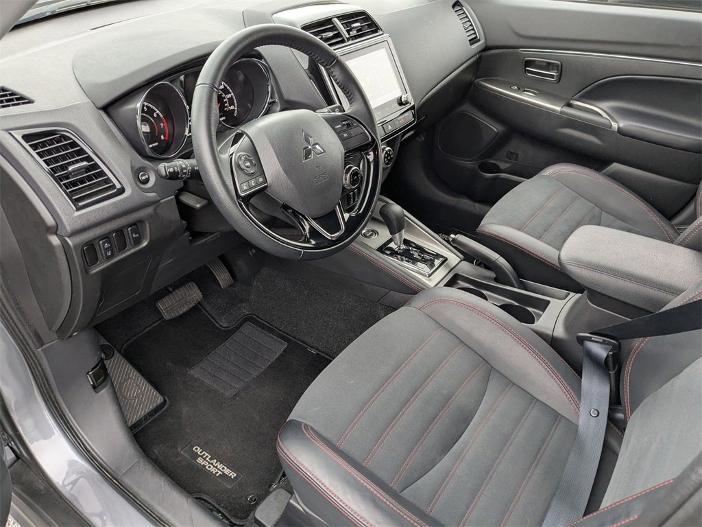 Used 2025 Mitsubishi Outlander Sport AWD image 16