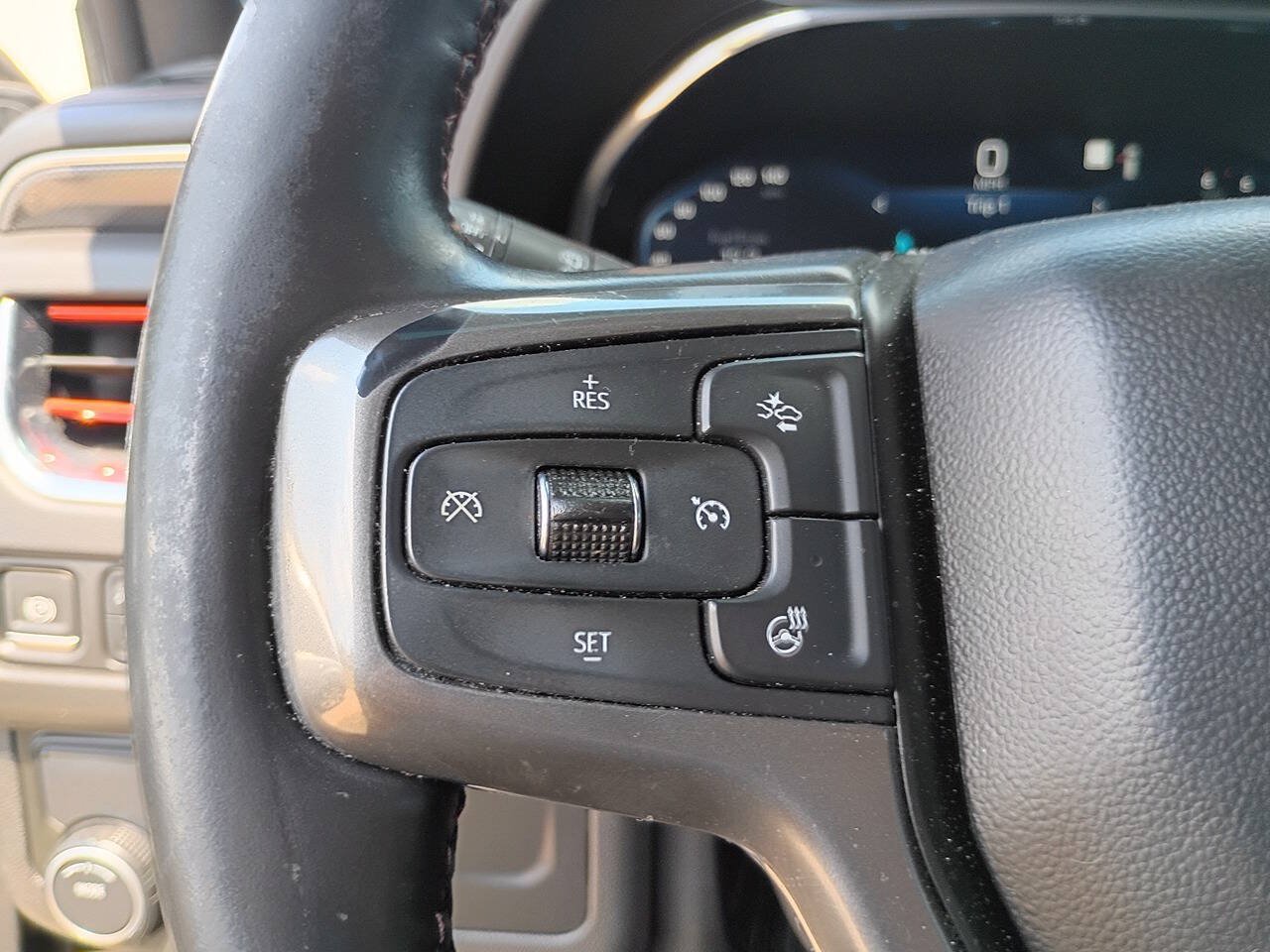Used 2022 Chevrolet Suburban RST w/ Luxury Package RWD image 13