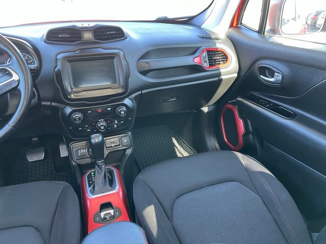 Used 2019 Jeep Renegade Trailhawk w/ Cold Weather Group II image 10