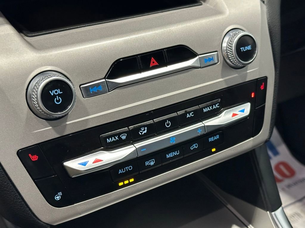 Used 2023 Ford Explorer XLT w/ Equipment Group 202A image 22