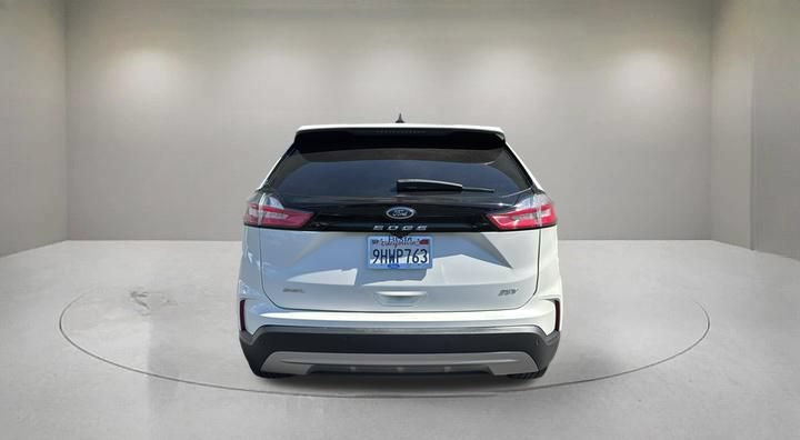 Certified 2024 Ford Edge SEL w/ Convenience Package AWD/4WD image 3