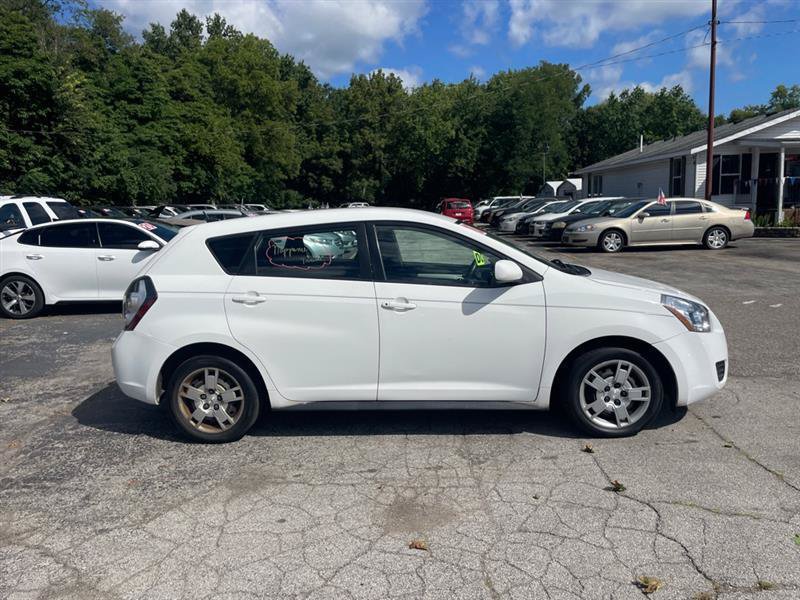 Used 2010 Pontiac Vibe w/ Preferred Package FWD image 4