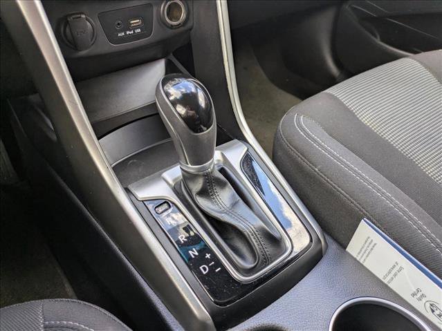 Used 2017 Hyundai Elantra GT FWD image 12