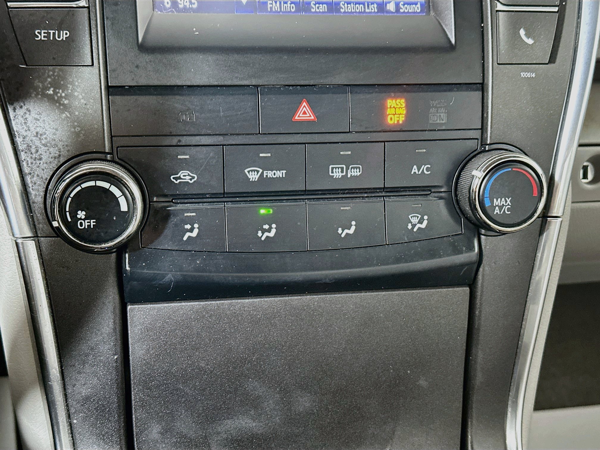 Used 2016 Toyota Camry LE FWD image 15