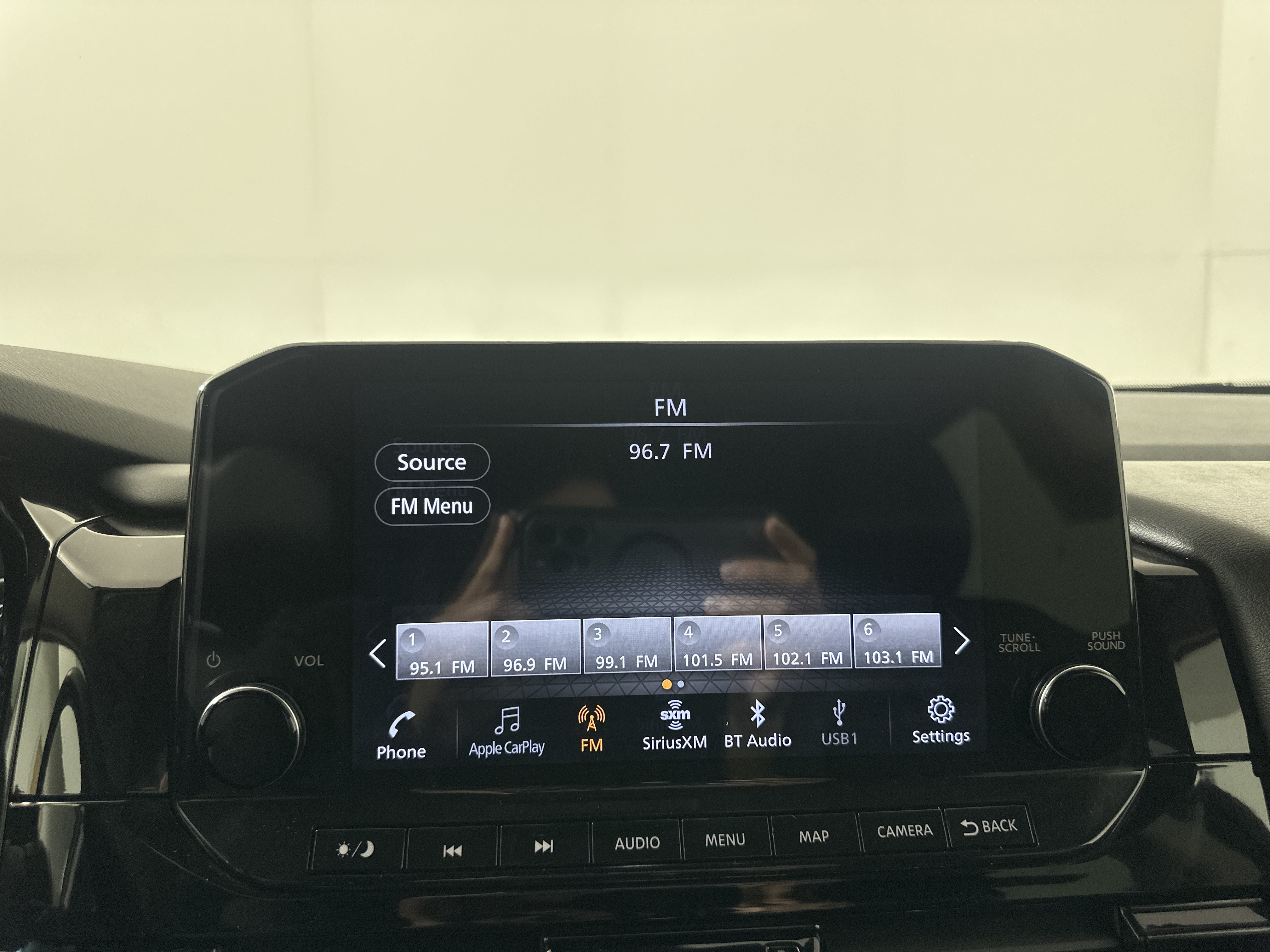 Used 2023 Nissan Pathfinder SL AWD/4WD image 16