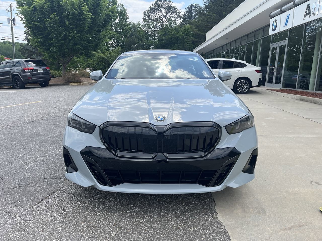 New 2026 BMW 530i xDrive w/ M Sport Package AWD/4WD image 3