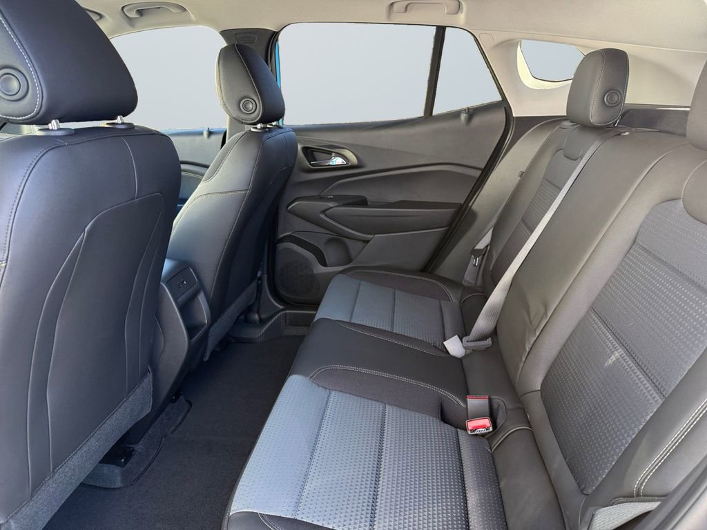 New 2026 Chevrolet Trax LT w/ Sunroof Package image 13