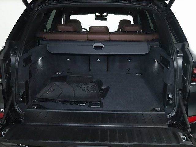 Used 2025 BMW X5 M60i AWD/4WD image 32