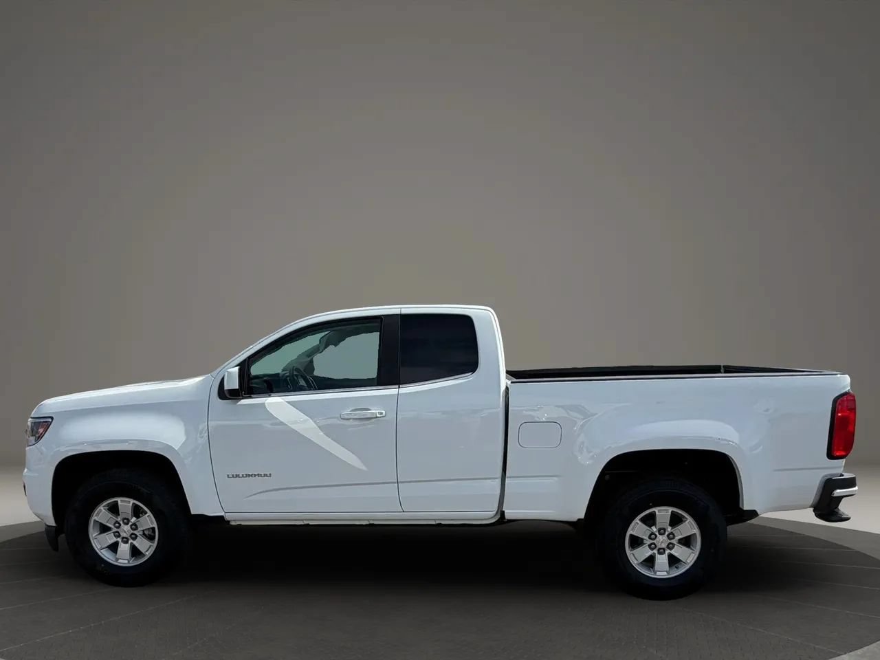 Used 2020 Chevrolet Colorado W/T w/ WT Convenience Package RWD image 3