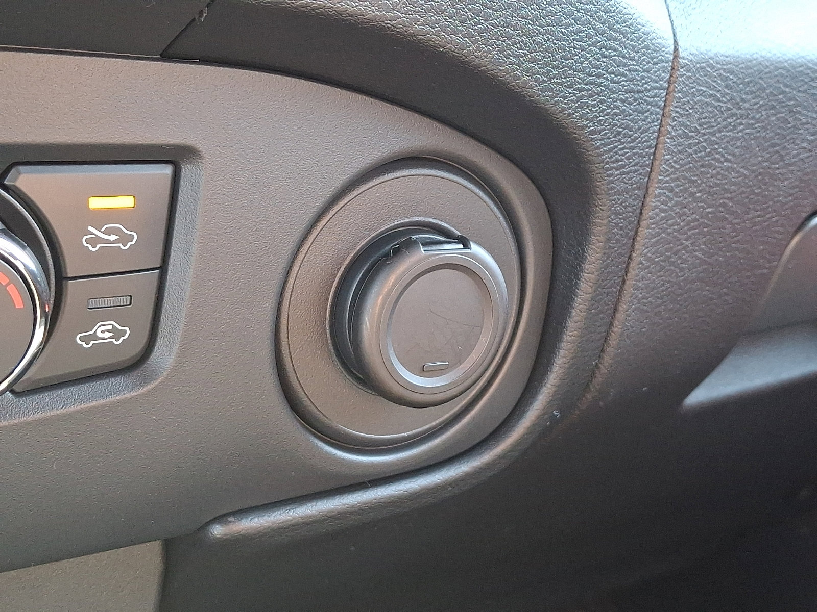 Used 2024 Nissan Frontier PRO-4X w/ Technology Package AWD/4WD image 26