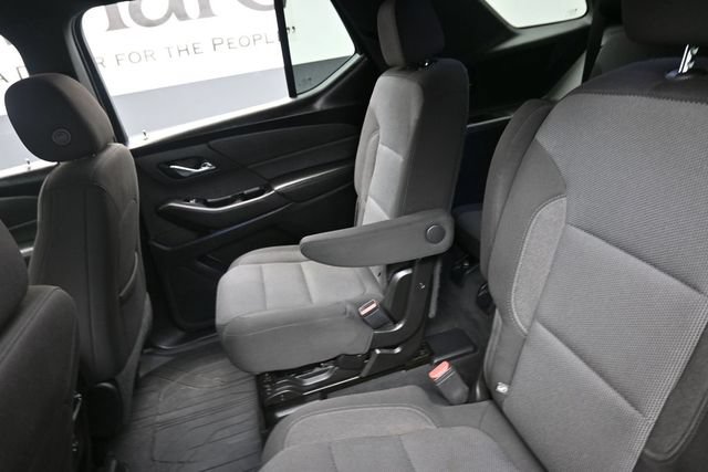 Used 2023 Chevrolet Traverse LT FWD image 16