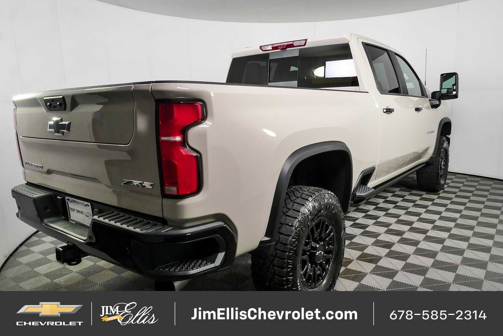 New 2026 Chevrolet Silverado 2500 ZR2 AWD/4WD image 3