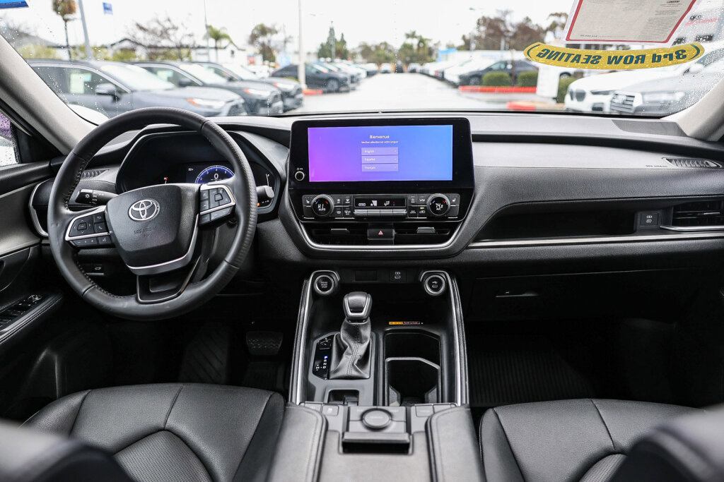 Certified 2024 Toyota Grand Highlander XLE image 2