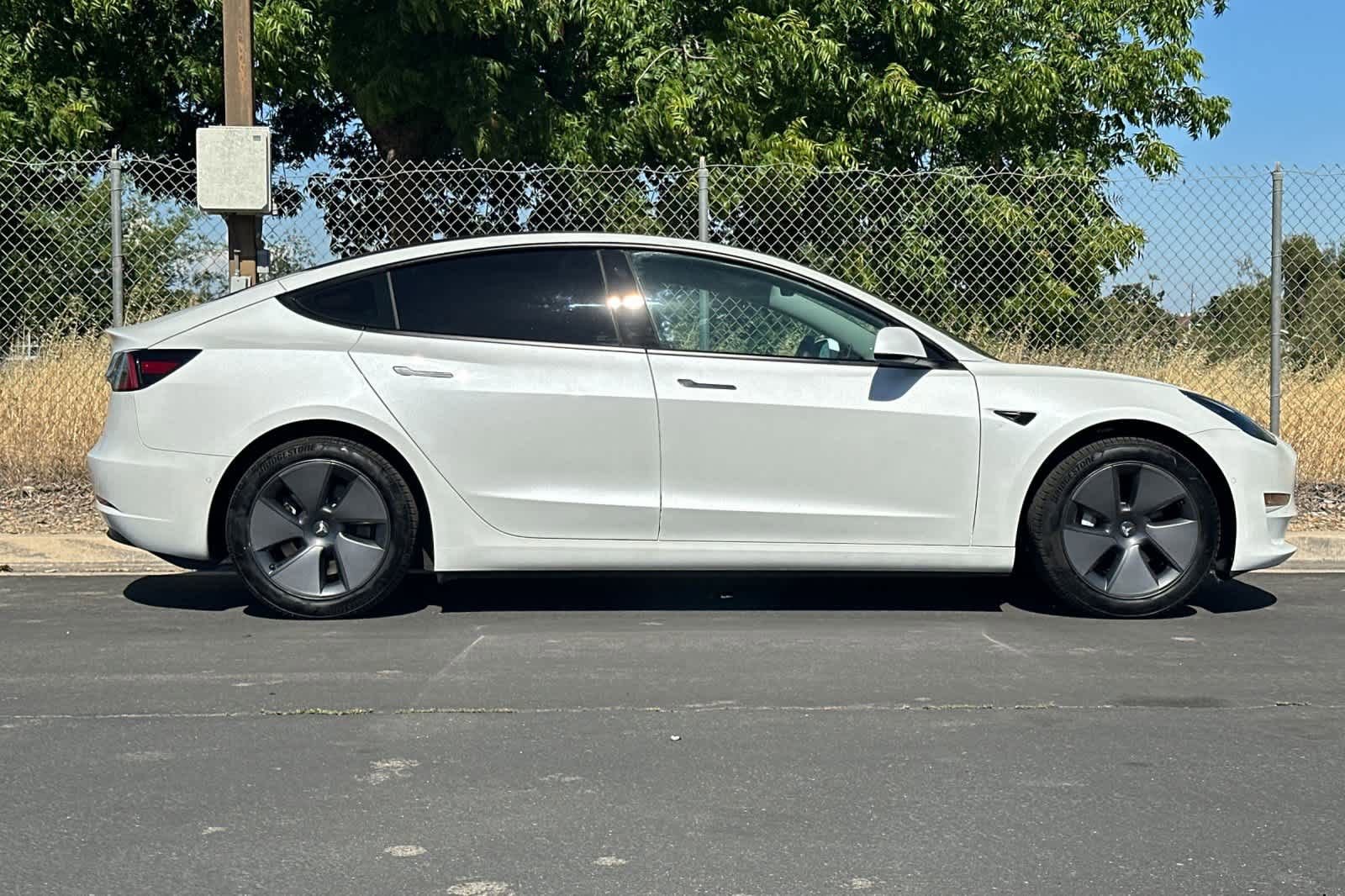 Used 2021 Tesla Model 3 Standard Range Plus RWD image 8