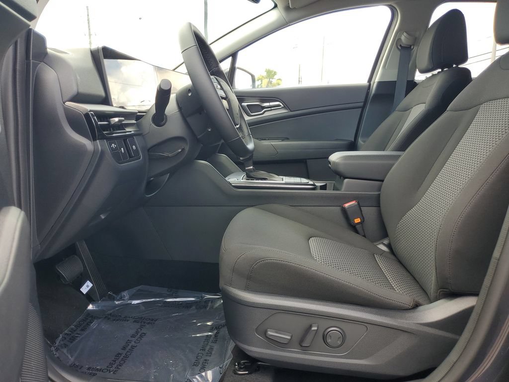 New 2026 Kia Sportage LX w/ LX Convenience Package FWD image 5