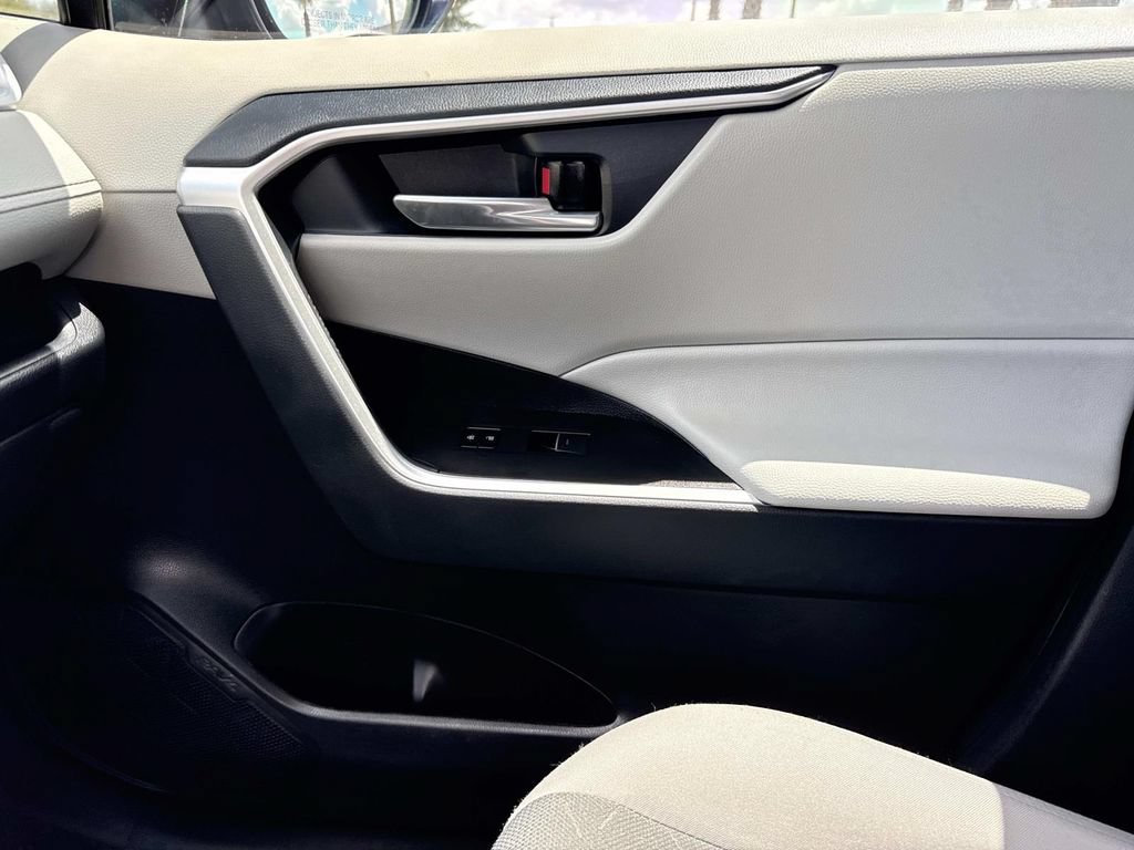 Used 2025 Toyota RAV4 XLE w/ Convenience Package FWD image 23