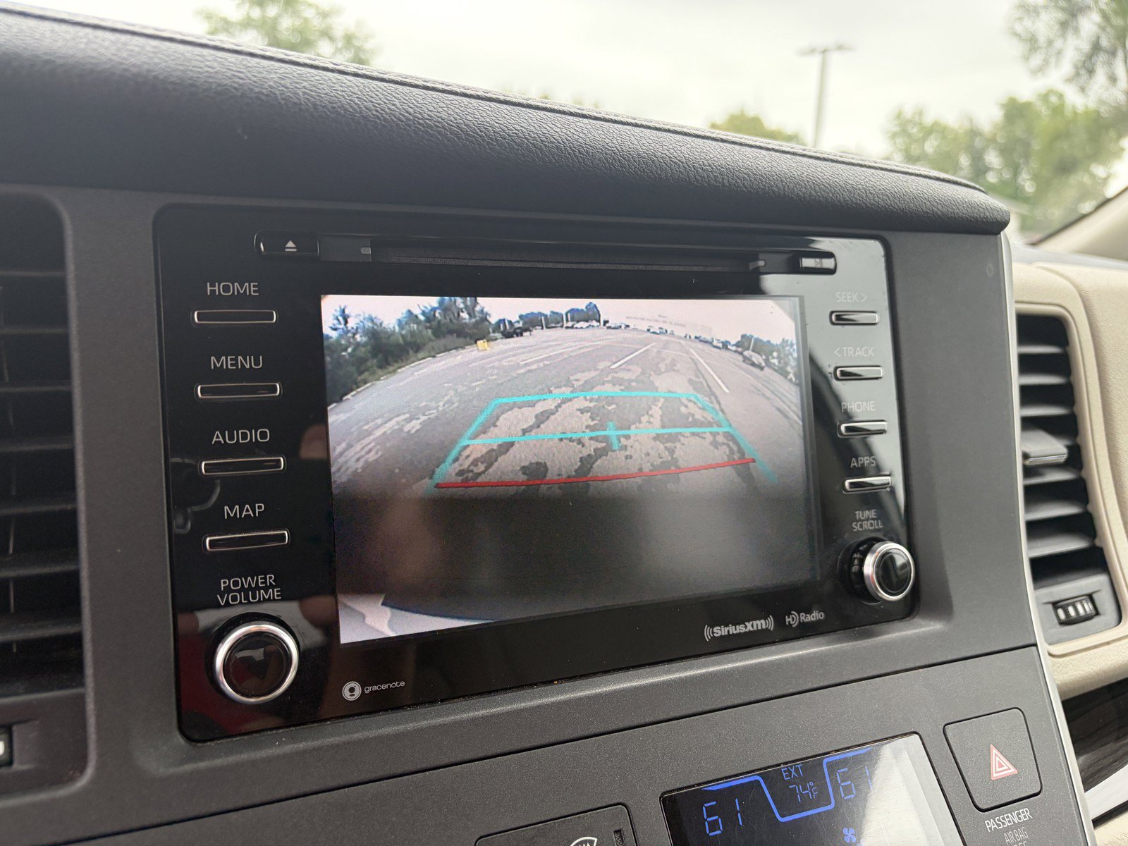 Used 2020 Toyota Sienna XLE w/ XLE Navigation Package AWD/4WD image 19