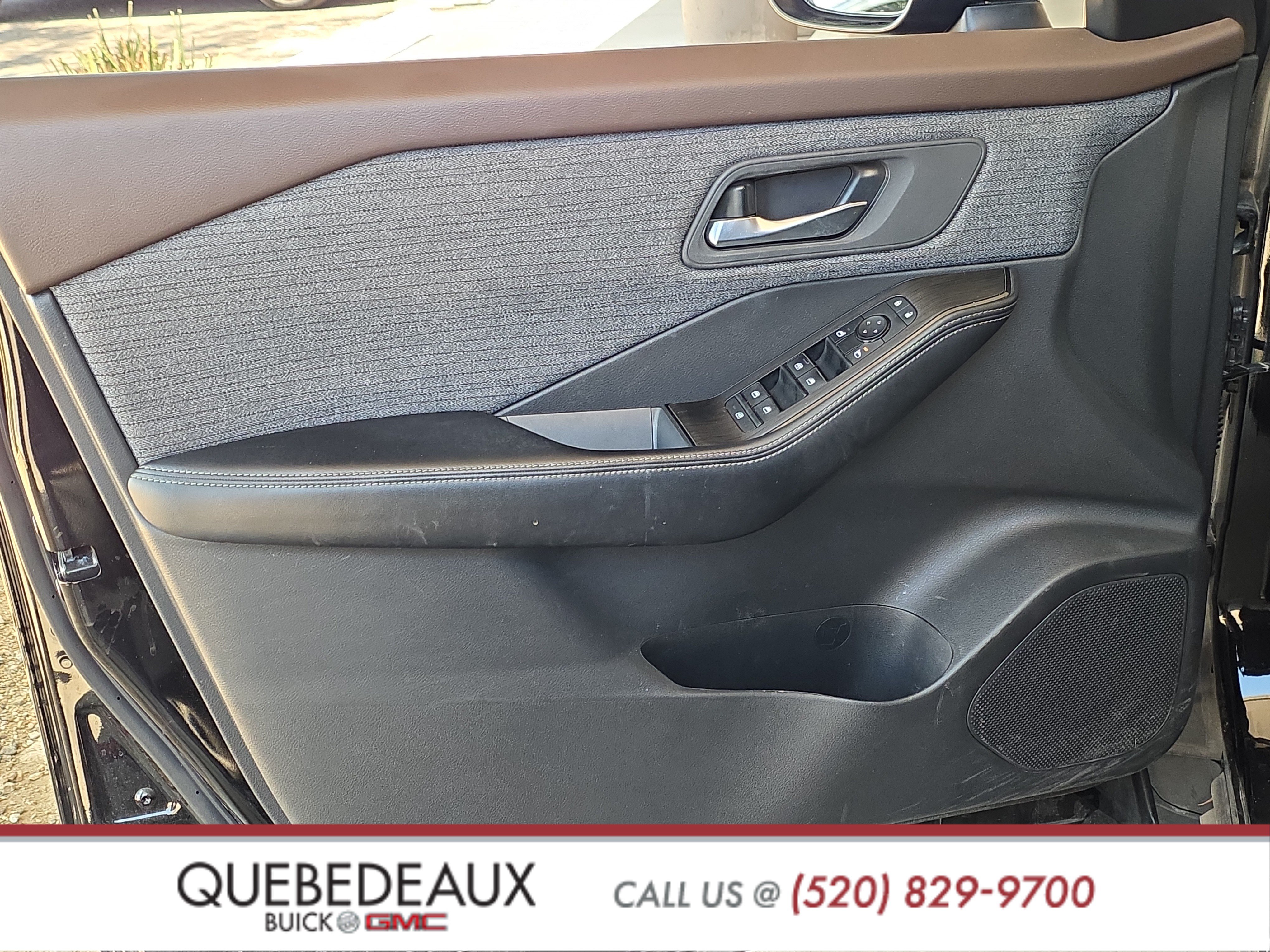 Used 2023 Nissan Rogue SV FWD image 9