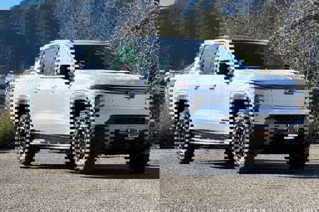 New 2026 Chevrolet Silverado EV Trail Boss video 2