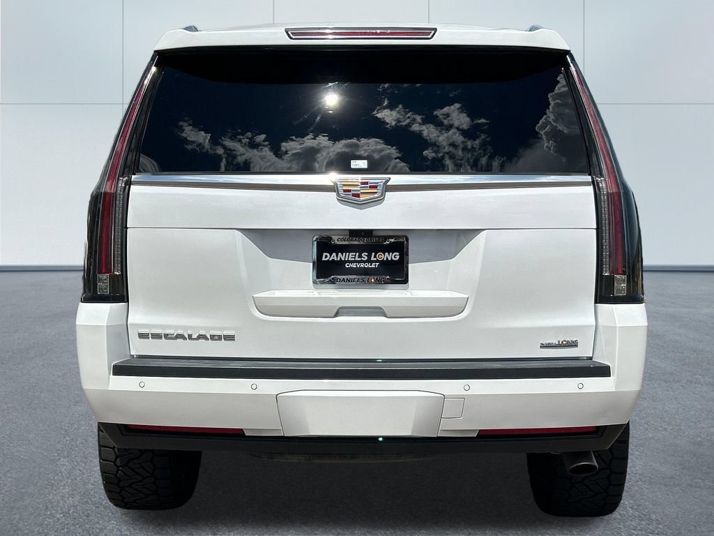 Used 2020 Cadillac Escalade Luxury AWD/4WD image 4